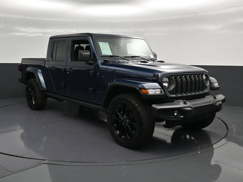 Used 2025 Jeep Gladiator Sport AWD/4WD image 5