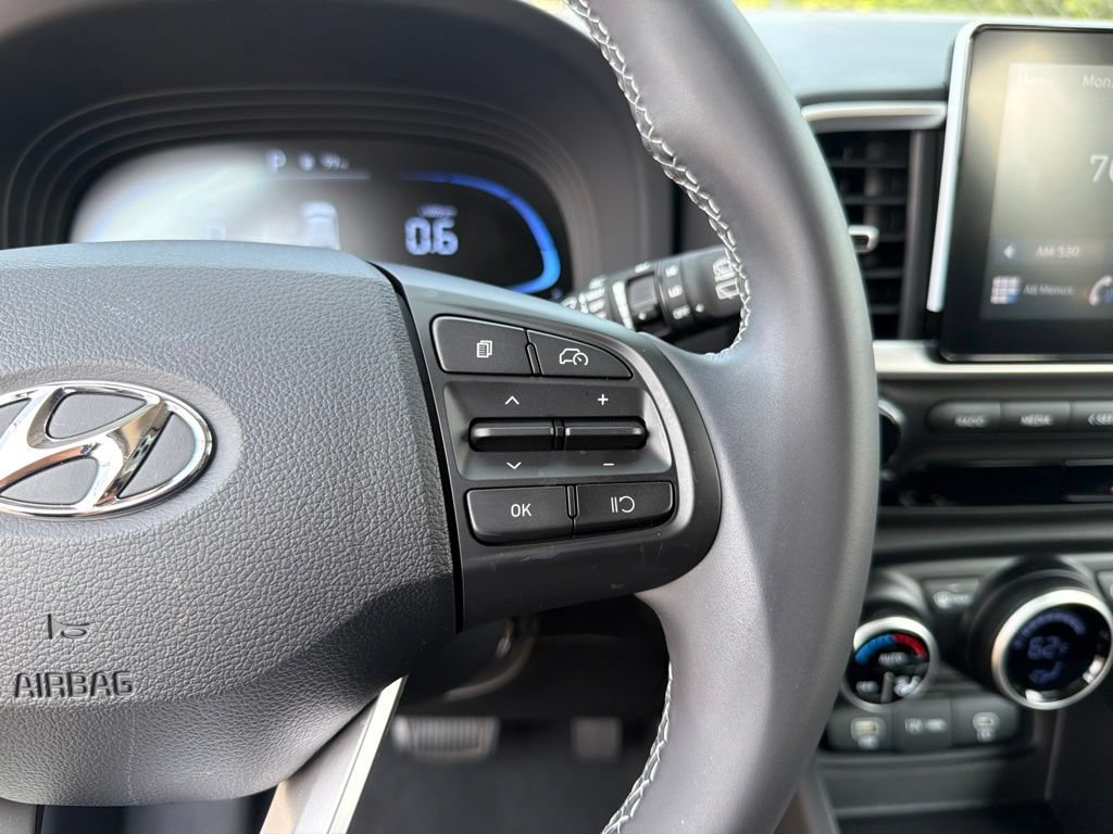 Used 2024 Hyundai Venue SEL FWD image 18