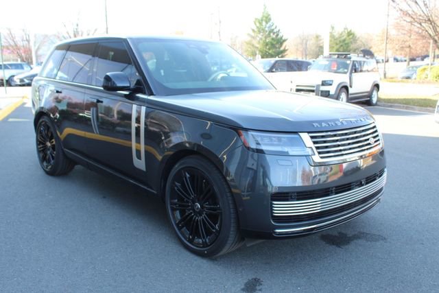 Used 2025 Land Rover Range Rover SV image 10