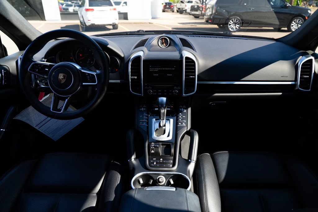Used 2017 Porsche Cayenne AWD/4WD image 9