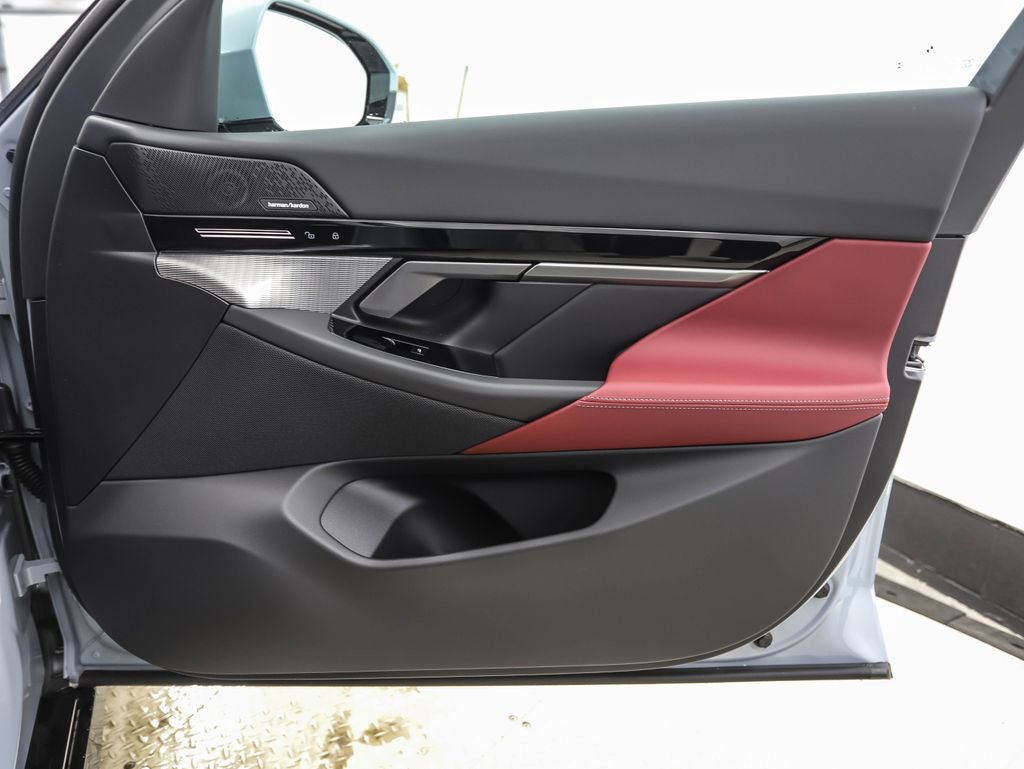 New 2026 BMW 530i xDrive w/ M Sport Package image 29