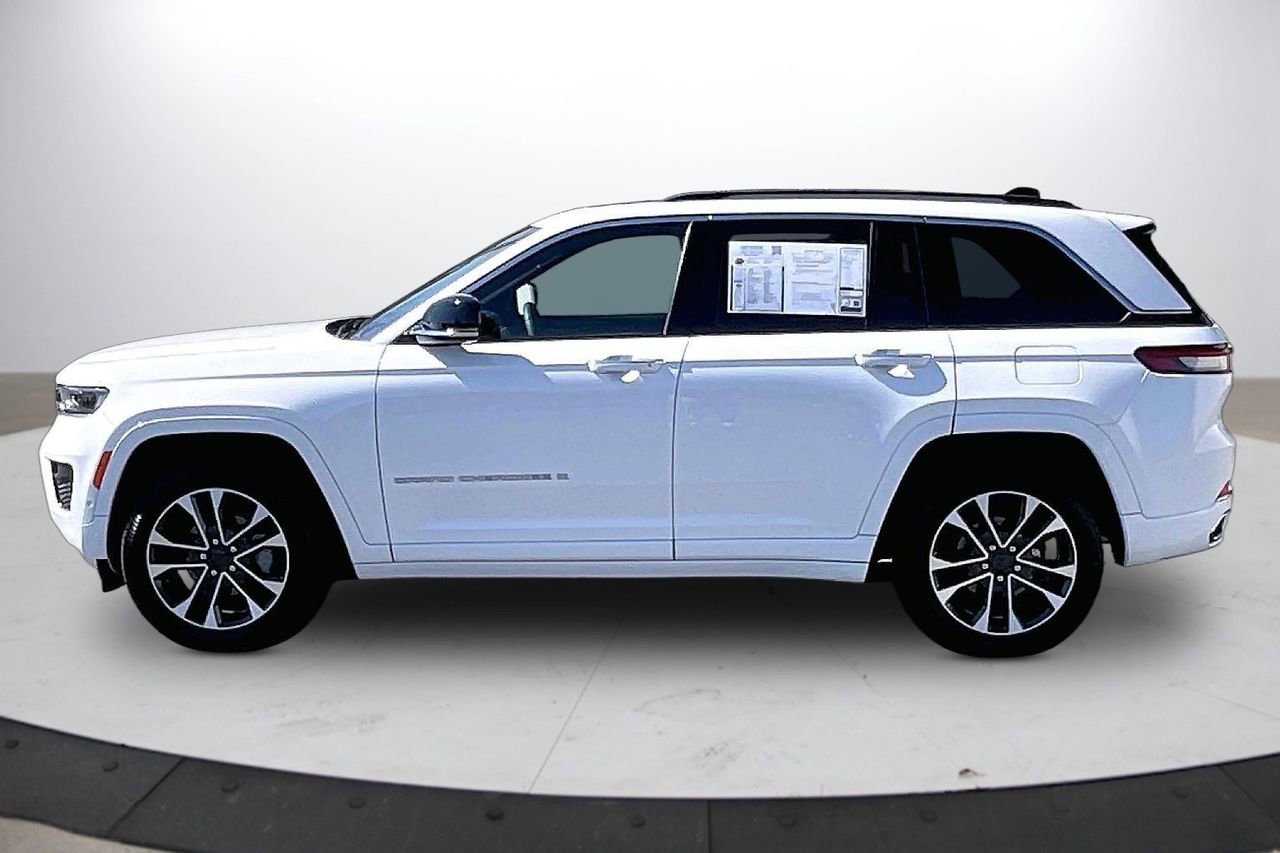 Certified 2023 Jeep Grand Cherokee Overland w/ Luxury Tech Group IV image 6