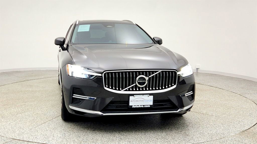 Used 2022 Volvo XC60 T8 Inscription w/ Advanced Package AWD/4WD image 2