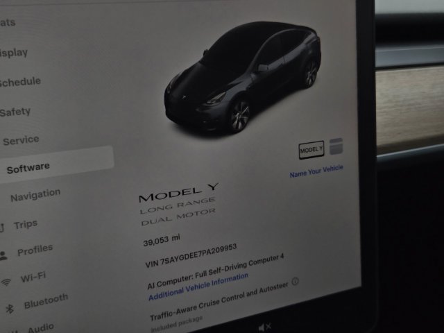 Used 2023 Tesla Model Y Long Range AWD/4WD image 23