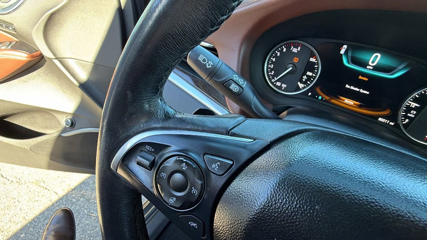 Used 2018 Buick Enclave Avenir w/ Avenir Technology Package image 29