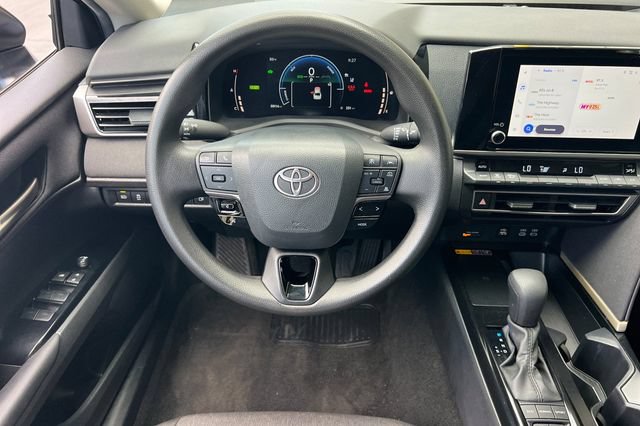 Used 2025 Toyota Camry LE FWD image 17