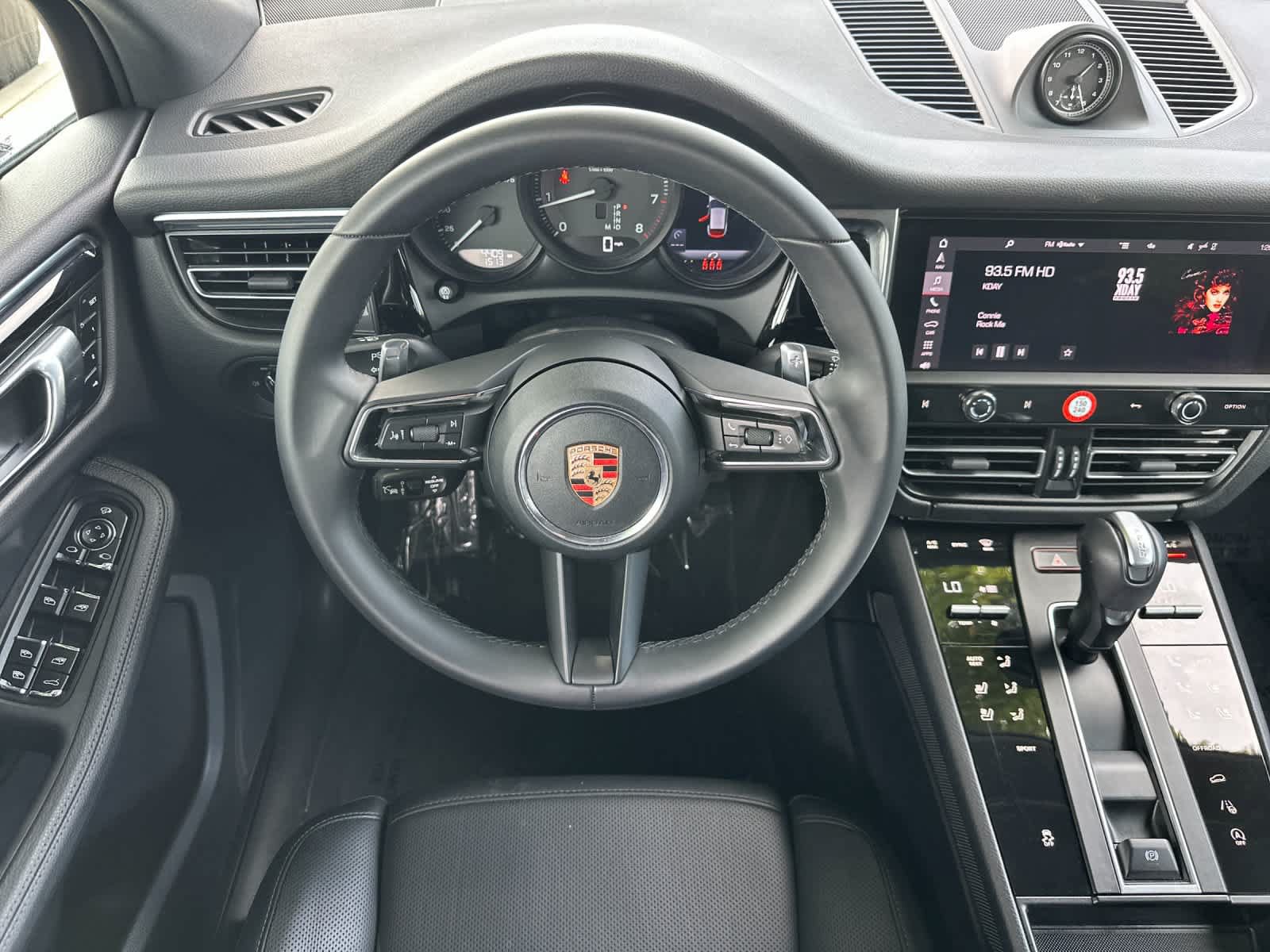 Used 2026 Porsche Macan AWD/4WD image 15