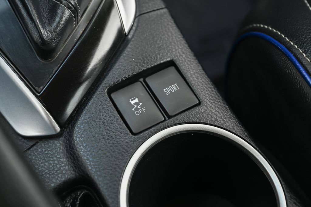 Used 2018 Toyota Corolla SE w/ Carpet Mat Package (TMS) FWD image 30