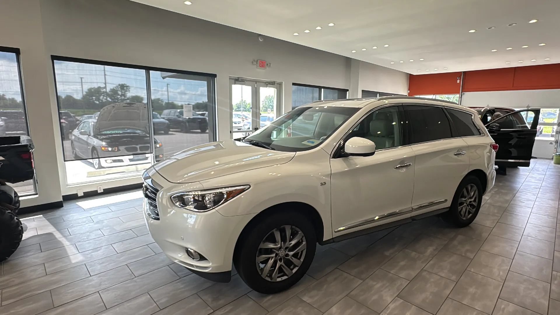 Used 2014 INFINITI QX60 FWD w/ Premium Plus Package image 9