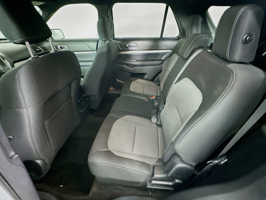 Used 2018 Ford Explorer XLT w/ Equipment Group 201A image 29