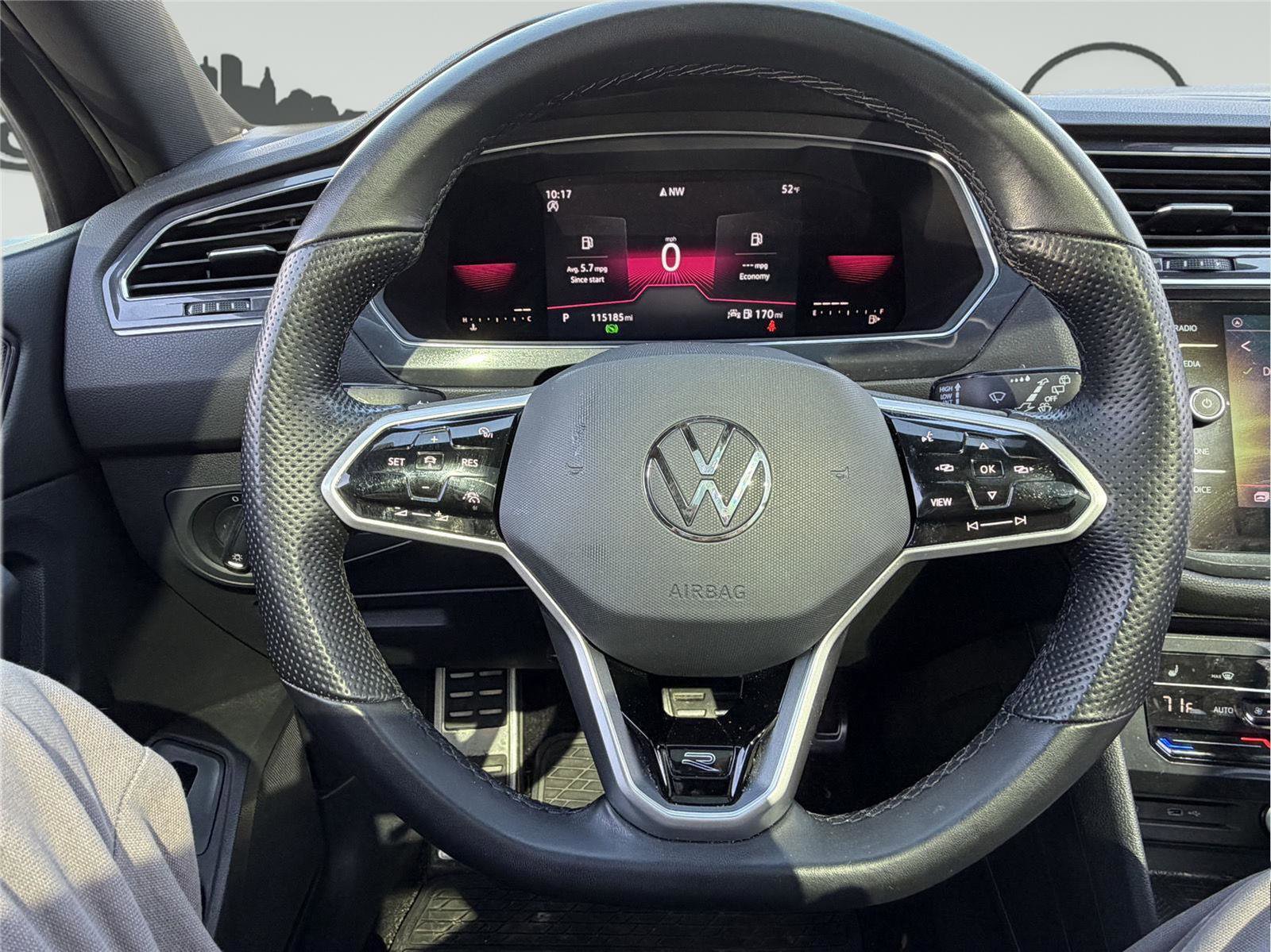 Used 2022 Volkswagen Tiguan SE R-Line image 13