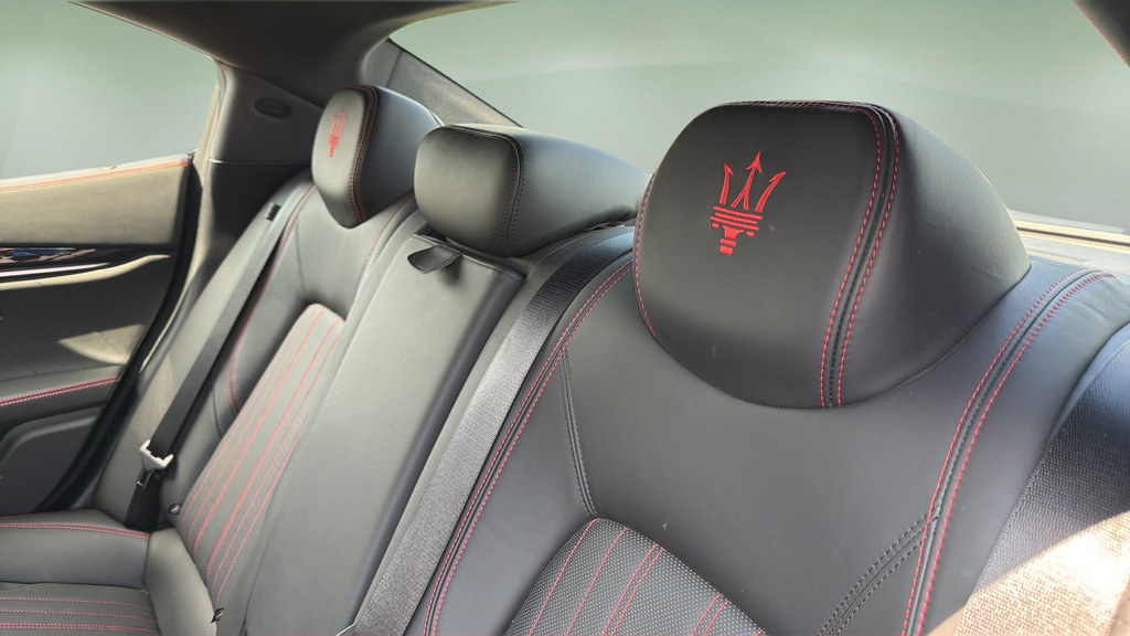 Used 2023 Maserati Ghibli Modena Q4 AWD/4WD image 23