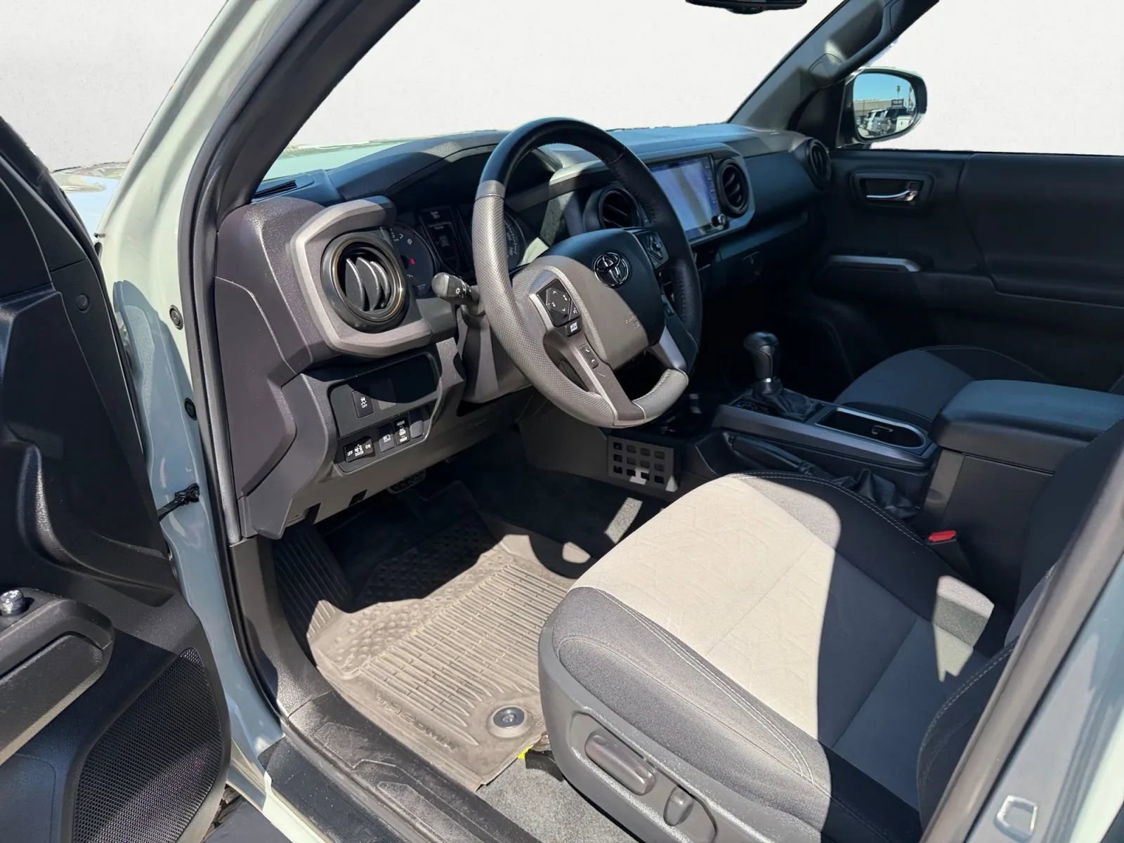 Used 2023 Toyota Tacoma TRD Off-Road AWD/4WD image 13