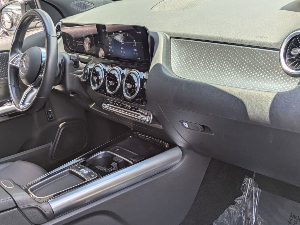Used 2025 Mercedes-Benz GLA 250 image 31