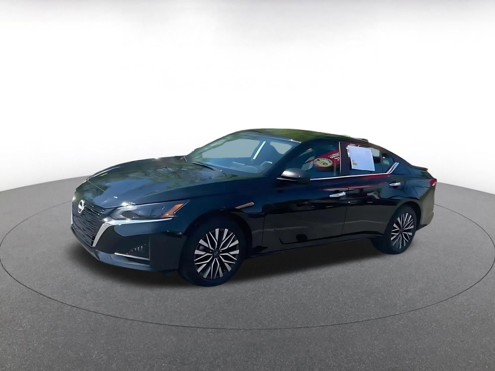 Used 2025 Nissan Altima 2.5 SV image 8