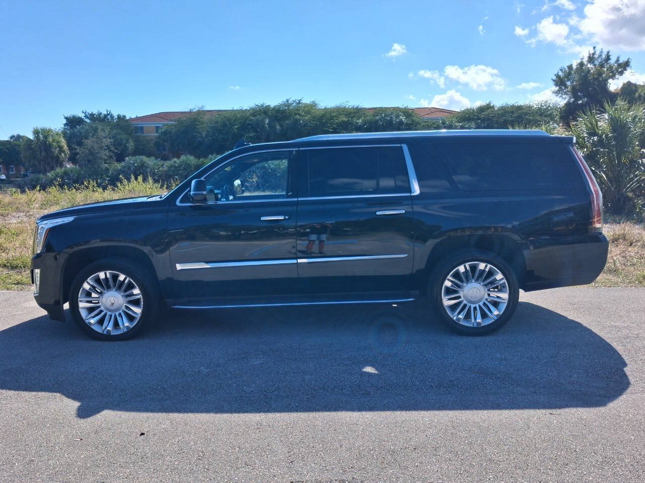 Used 2015 Cadillac Escalade ESV Platinum AWD/4WD image 6