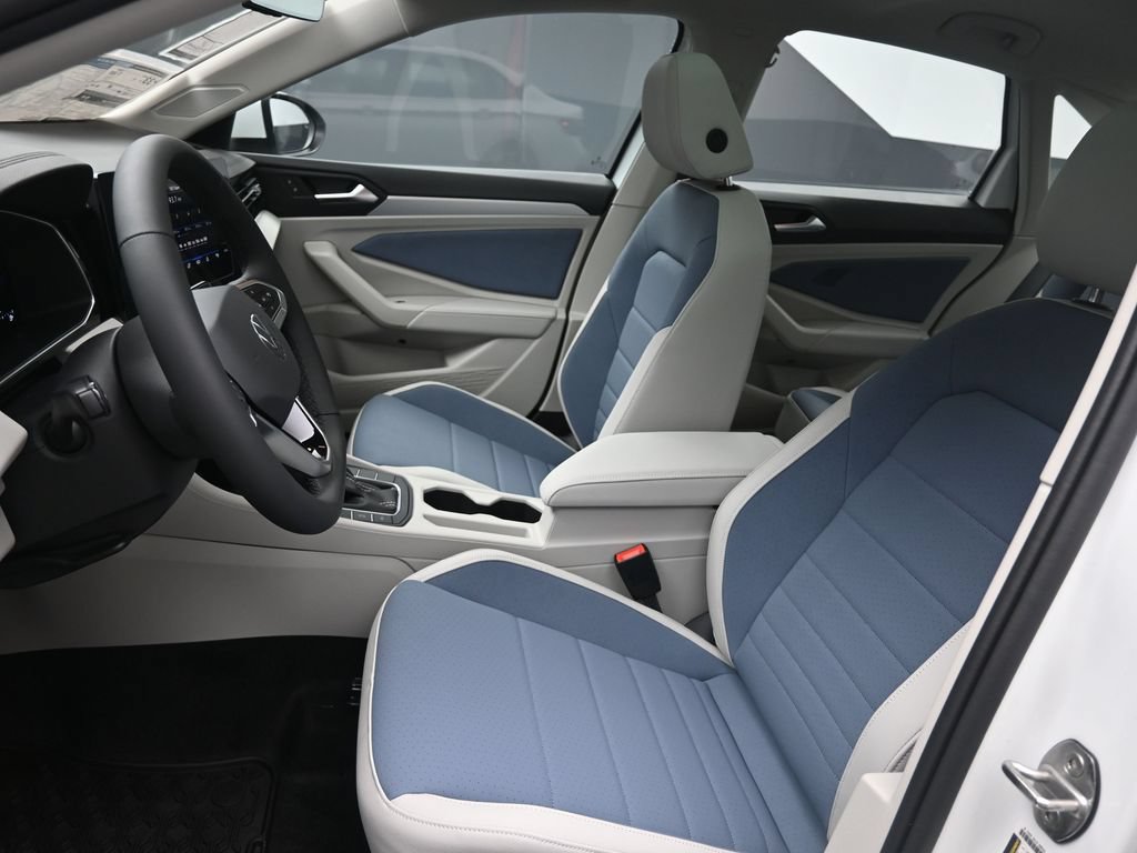 New 2026 Volkswagen Jetta SE FWD image 18