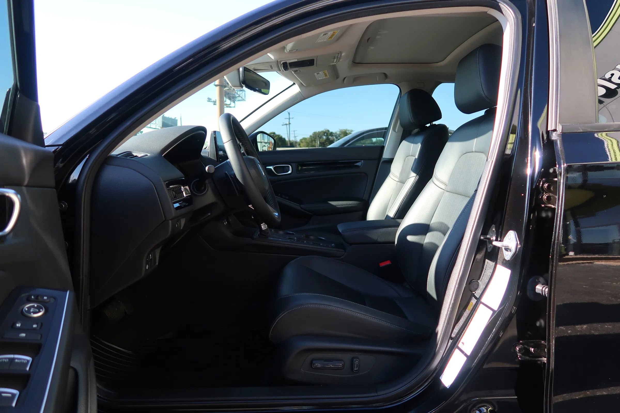 Used 2022 Honda Civic Touring image 14