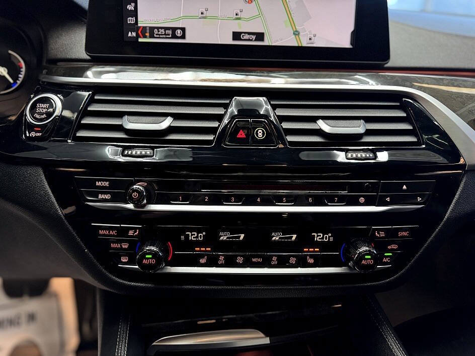 Used 2018 BMW M550i xDrive AWD/4WD image 26