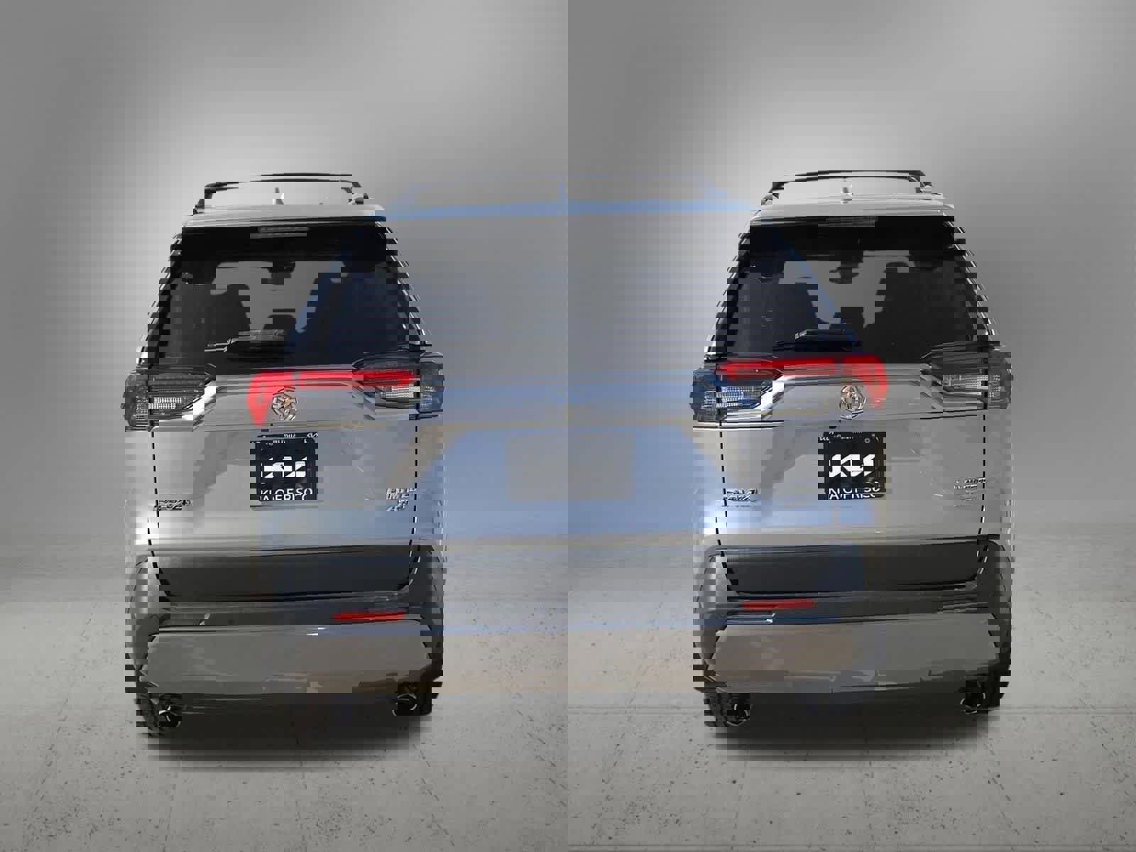 Used 2019 Toyota RAV4 Limited w/ Cold Weather Package image 5