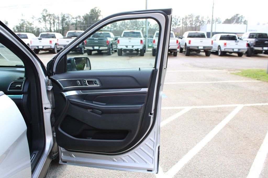 Used 2016 Ford Explorer Sport w/ Equipment Group 401A AWD/4WD image 30