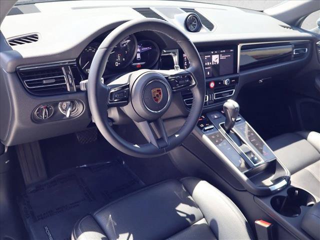 Used 2024 Porsche Macan AWD/4WD image 4