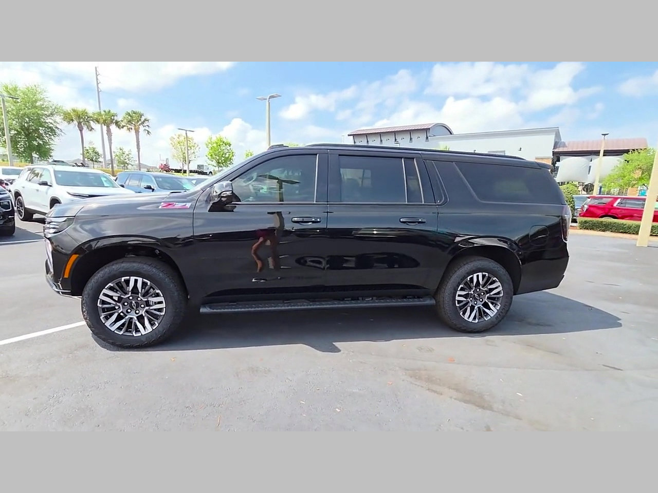 New 2026 Chevrolet Suburban Z71 w/ Comfort Package image 16