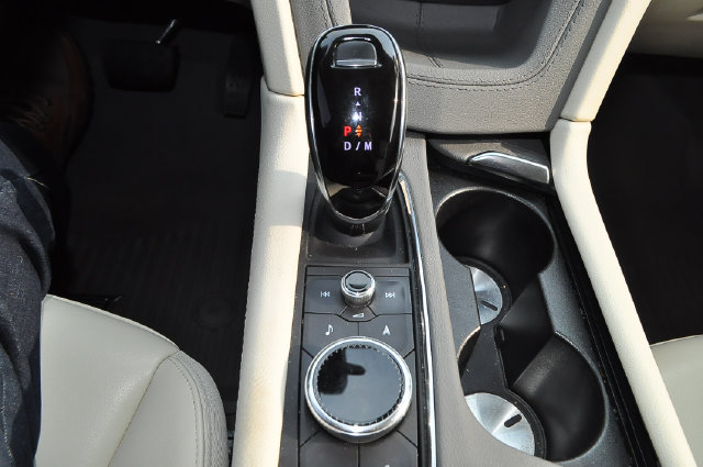 Used 2025 Cadillac XT6 Premium Luxury w/ LPO, Floor Liner Package AWD/4WD image 29