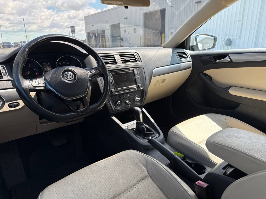 Used 2017 Volkswagen Jetta SE FWD image 11