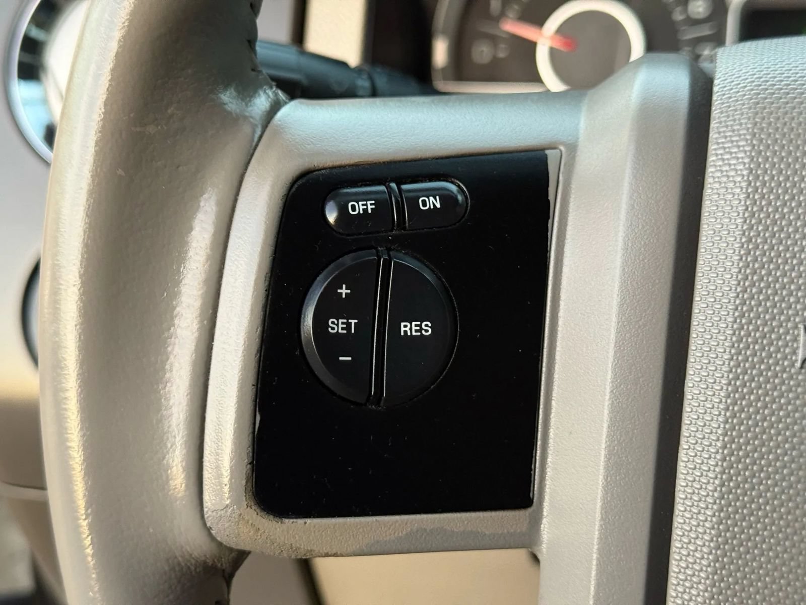 Used 2010 Ford Expedition XLT AWD/4WD image 24
