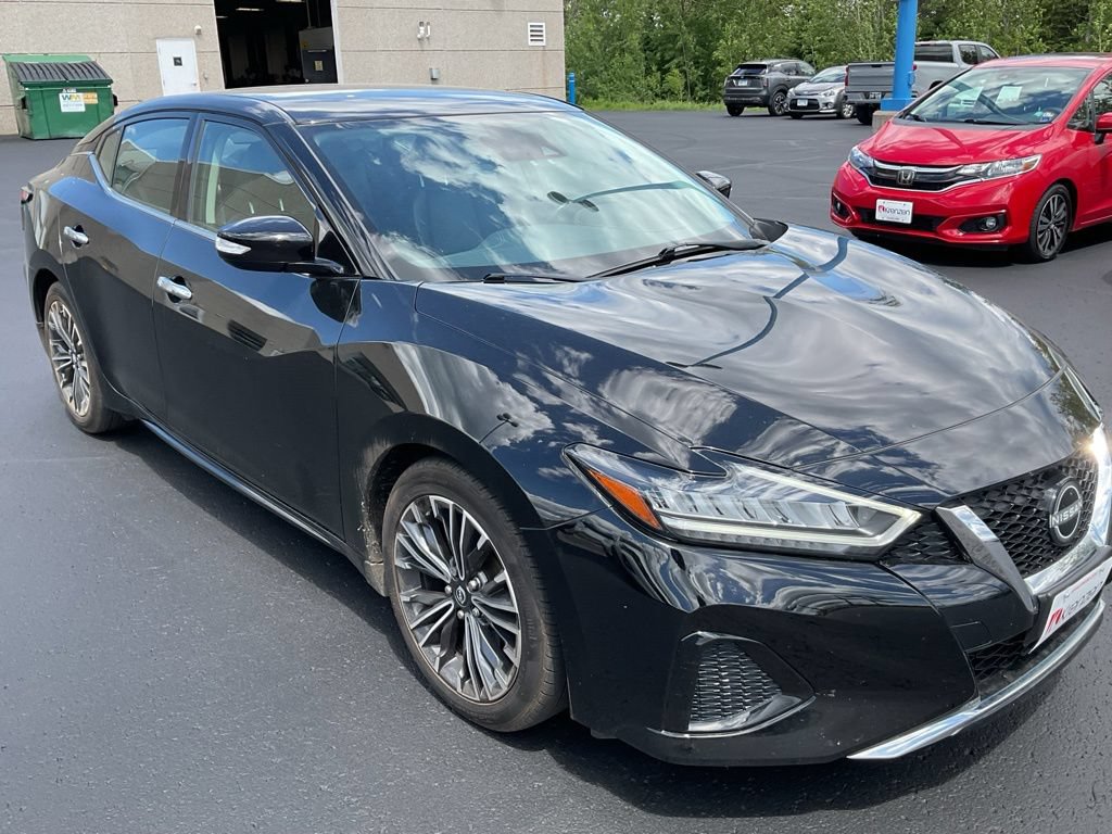 Used 2023 Nissan Maxima SV w/ Floor Mat Group FWD image 3