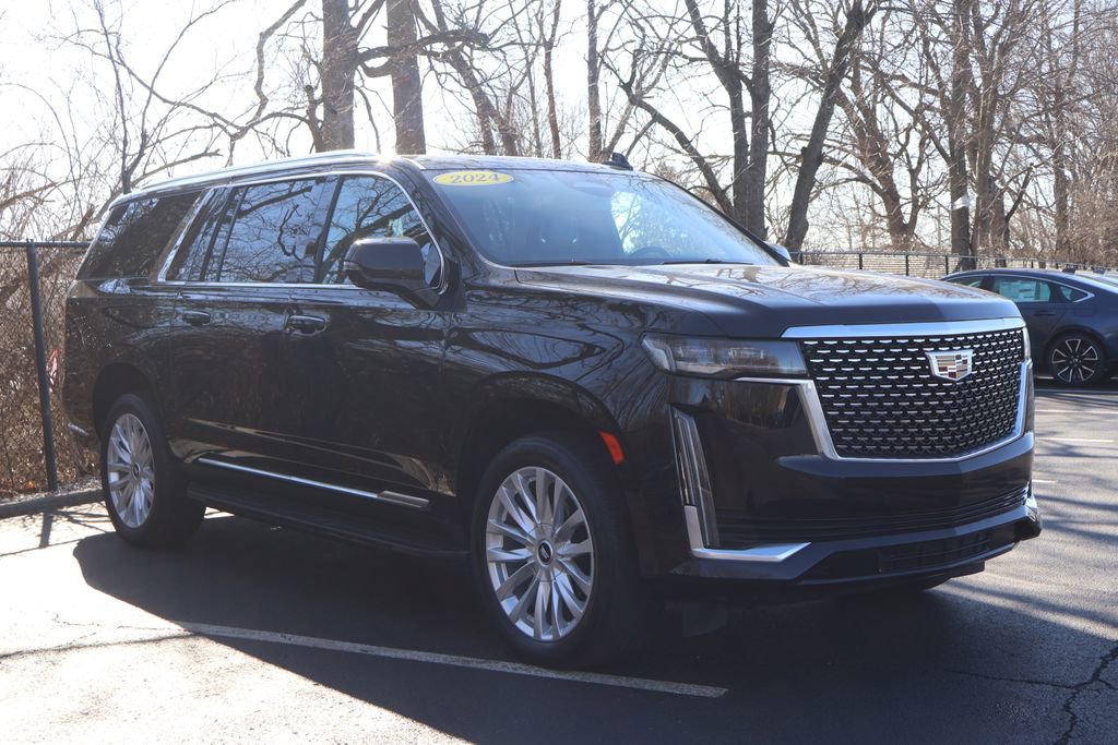 Used 2024 Cadillac Escalade ESV Luxury image 10
