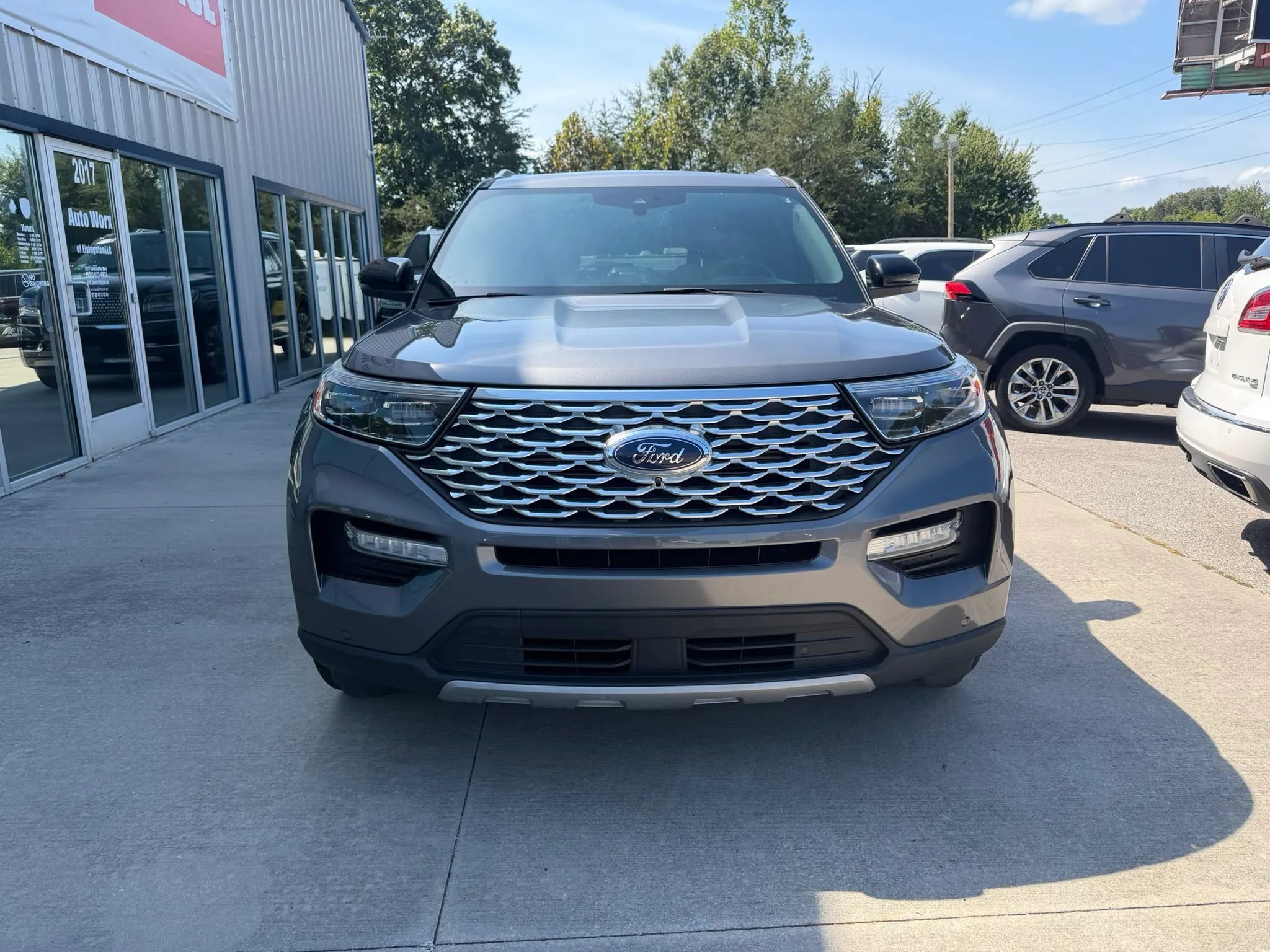 Used 2021 Ford Explorer Platinum w/ Equipment Group 601A AWD/4WD image 5