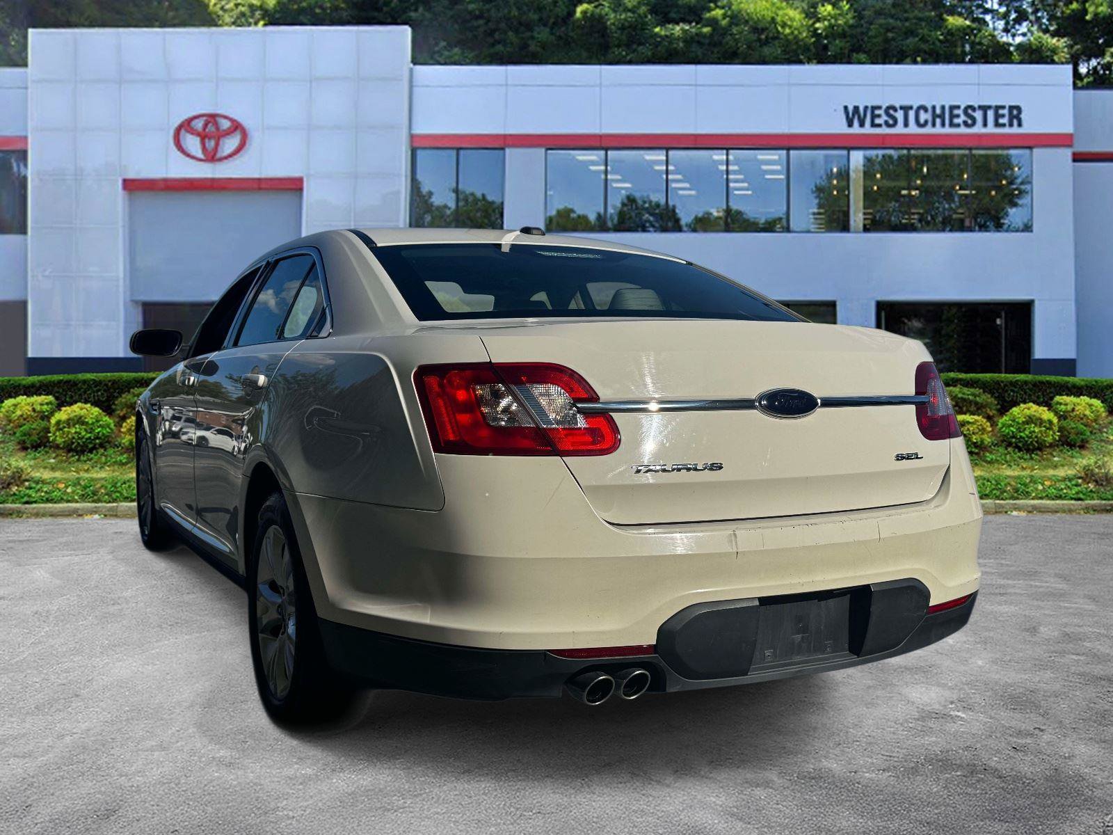 Used 2010 Ford Taurus SEL FWD image 5