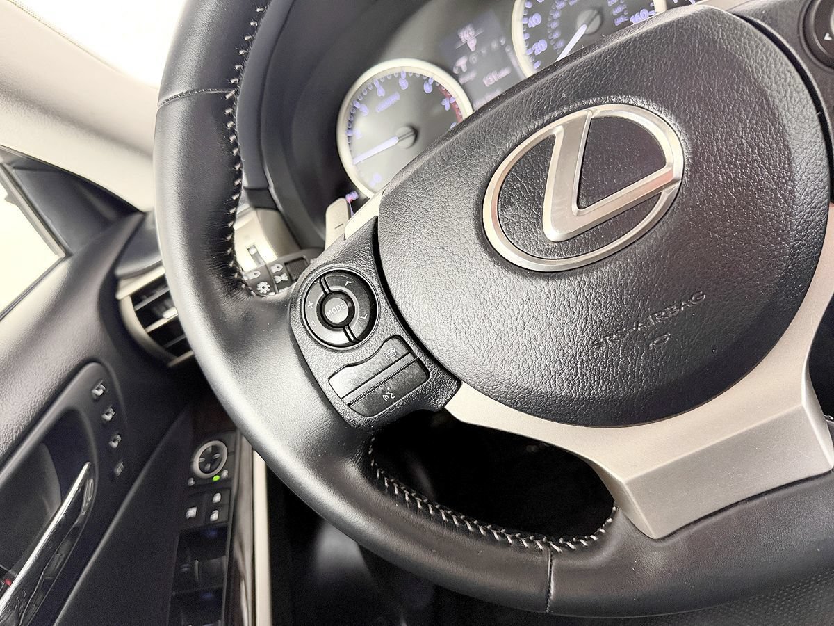 Used 2014 Lexus IS 250 w/ Luxury Package w/Gray Wood RWD image 55