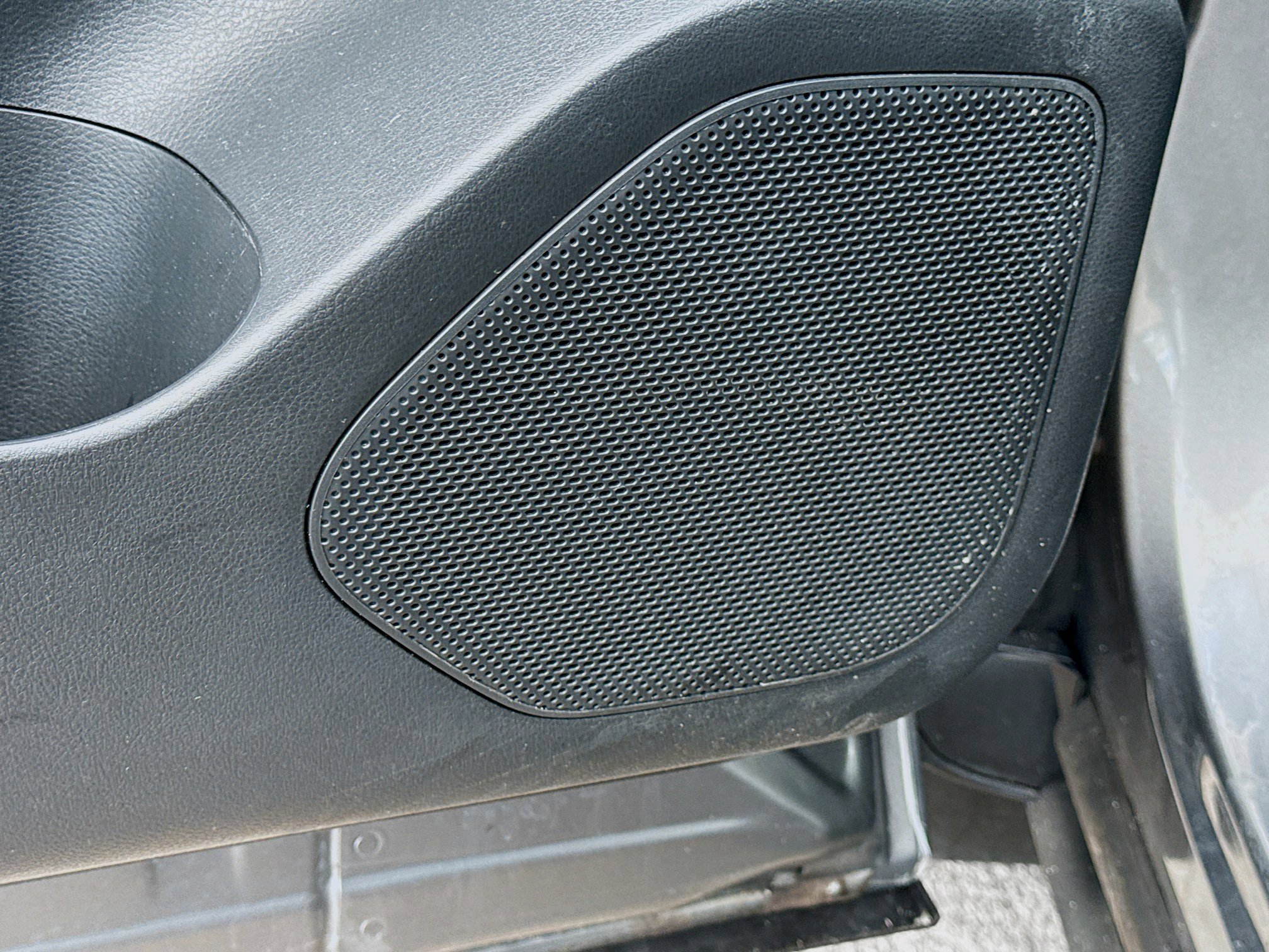 Used 2023 Nissan Rogue SV image 23