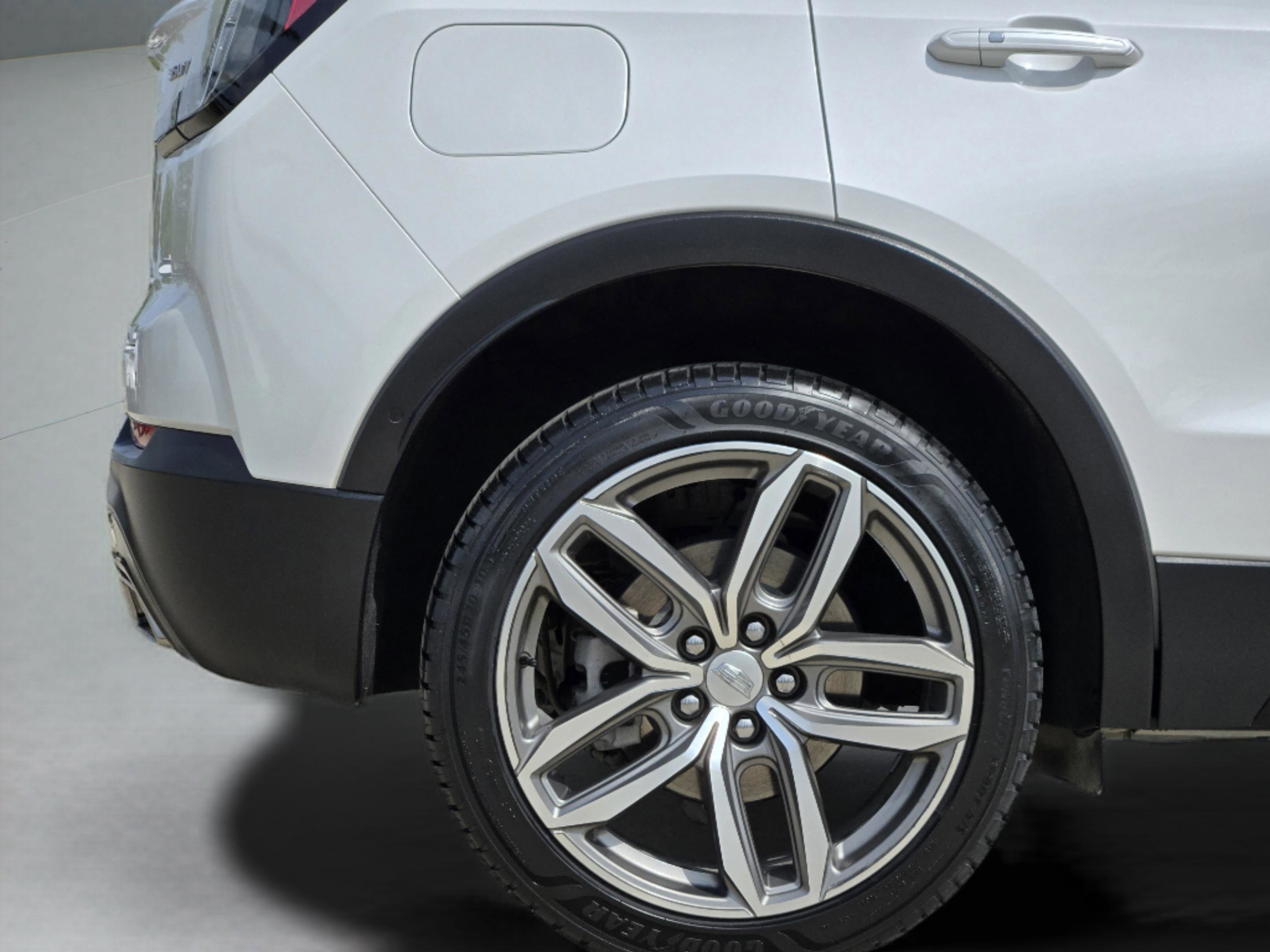 Used 2023 Cadillac XT4 Sport w/ Enhanced Visibility Package image 31