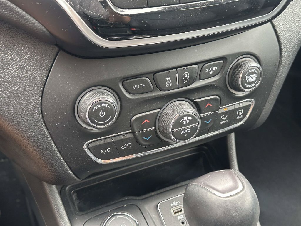 Used 2020 Jeep Cherokee Limited AWD/4WD image 27