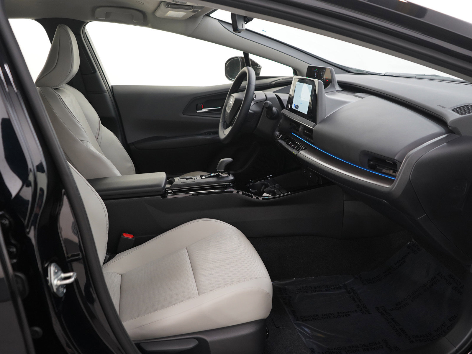 Used 2025 Toyota Prius Limited image 13