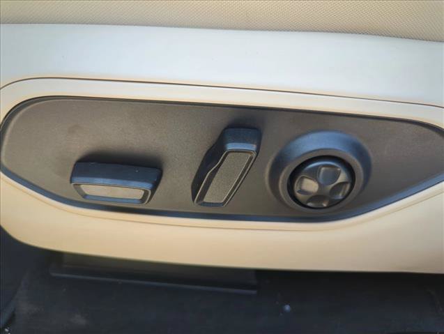 New 2026 Jeep Grand Cherokee Limited w/ Limited Altitude Package RWD image 19
