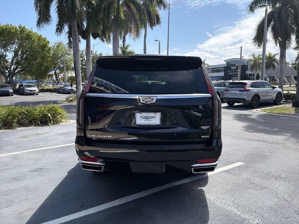 Used 2024 Cadillac Escalade Premium Luxury AWD/4WD image 7