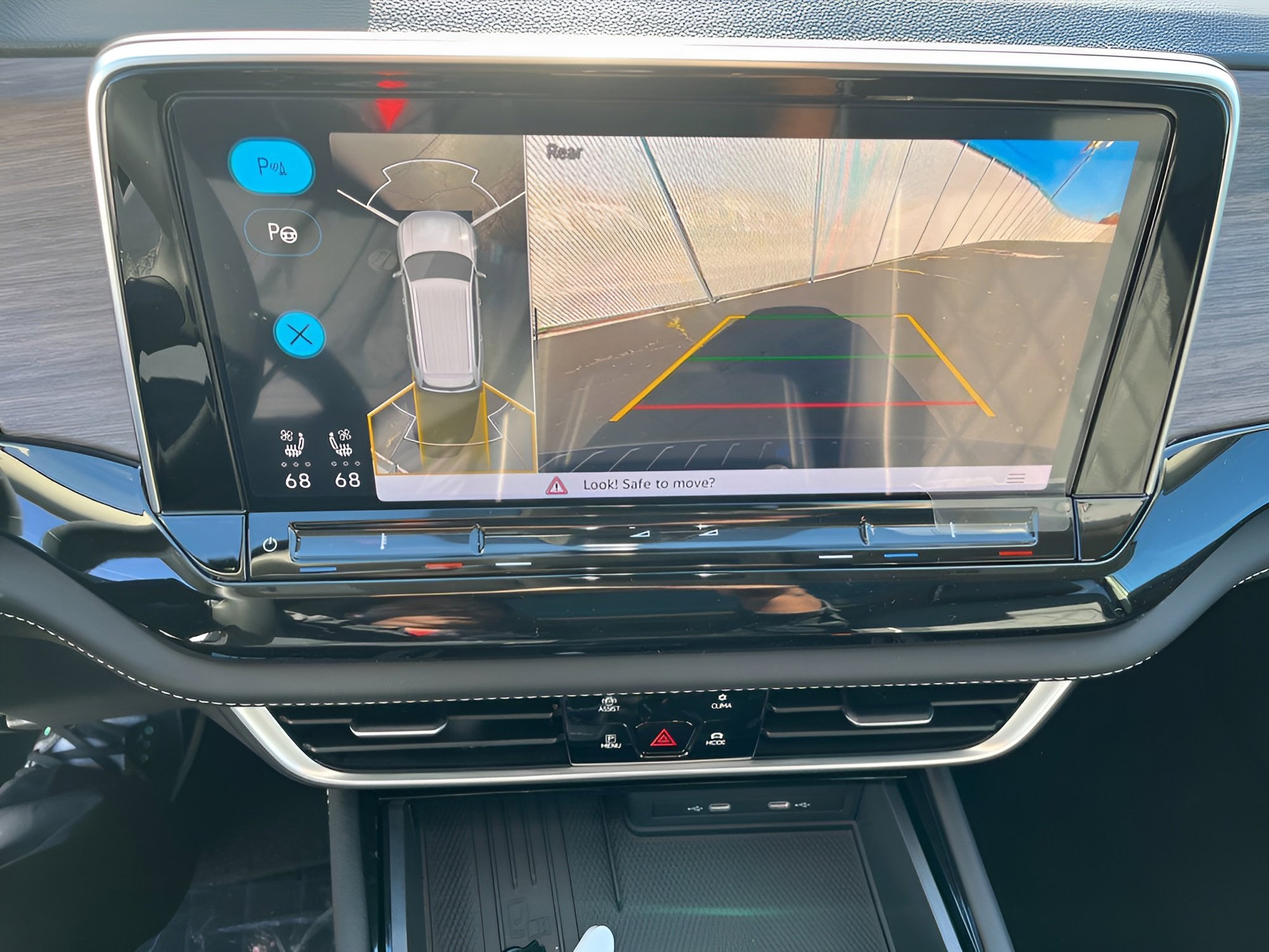 New 2026 Volkswagen Atlas SEL Premium R-Line image 18