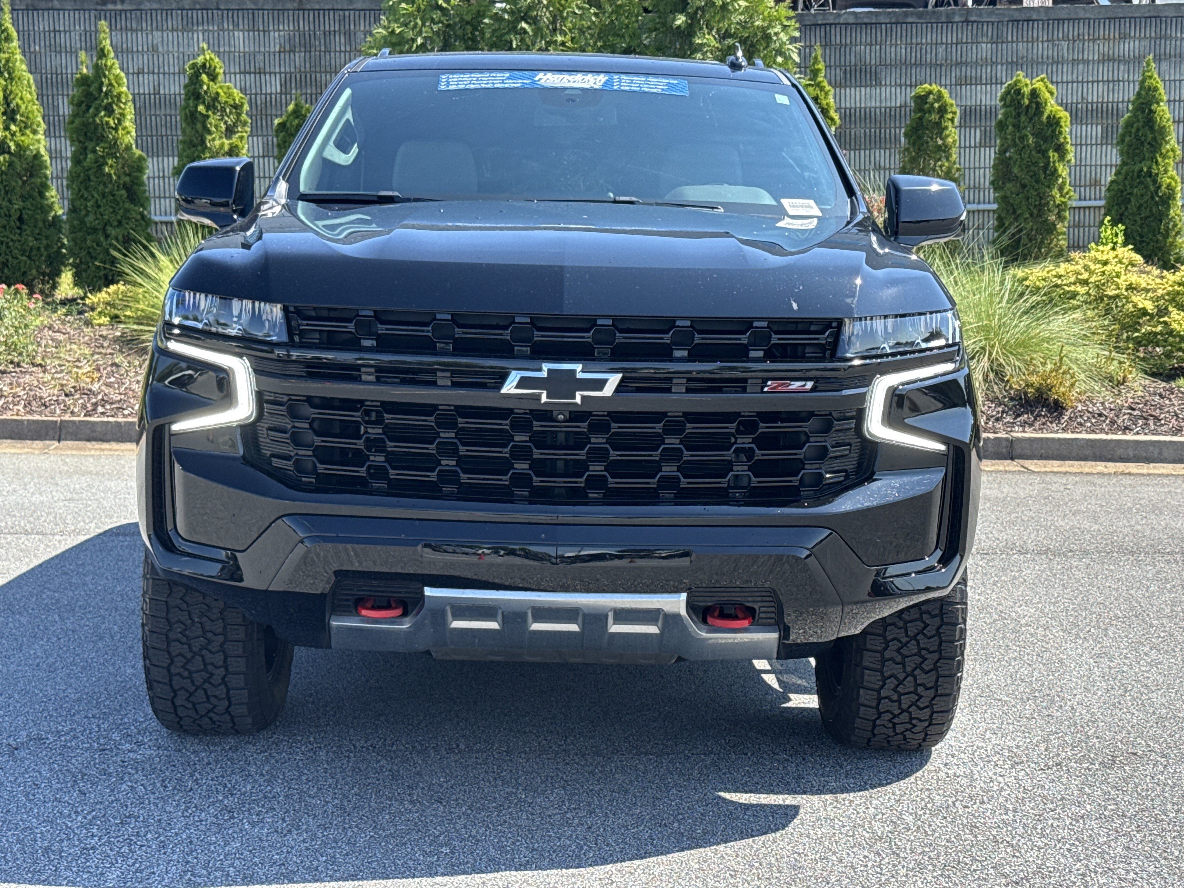 Used 2024 Chevrolet Tahoe Z71 w/ Luxury Package AWD/4WD image 3
