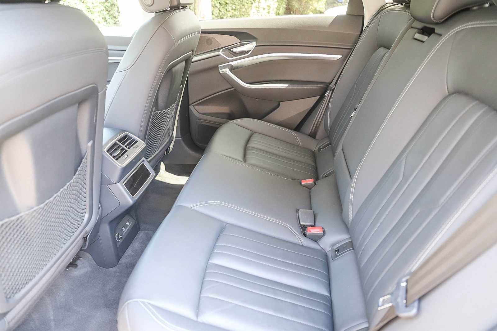 Used 2021 Audi e-tron Premium w/ Convenience Plus Package AWD/4WD image 17