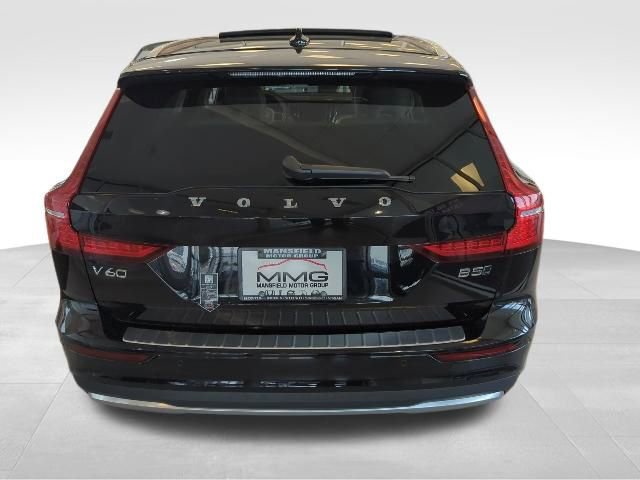 New 2025 Volvo V60 B5 Cross Country Plus w/ Protection Package Premier image 12