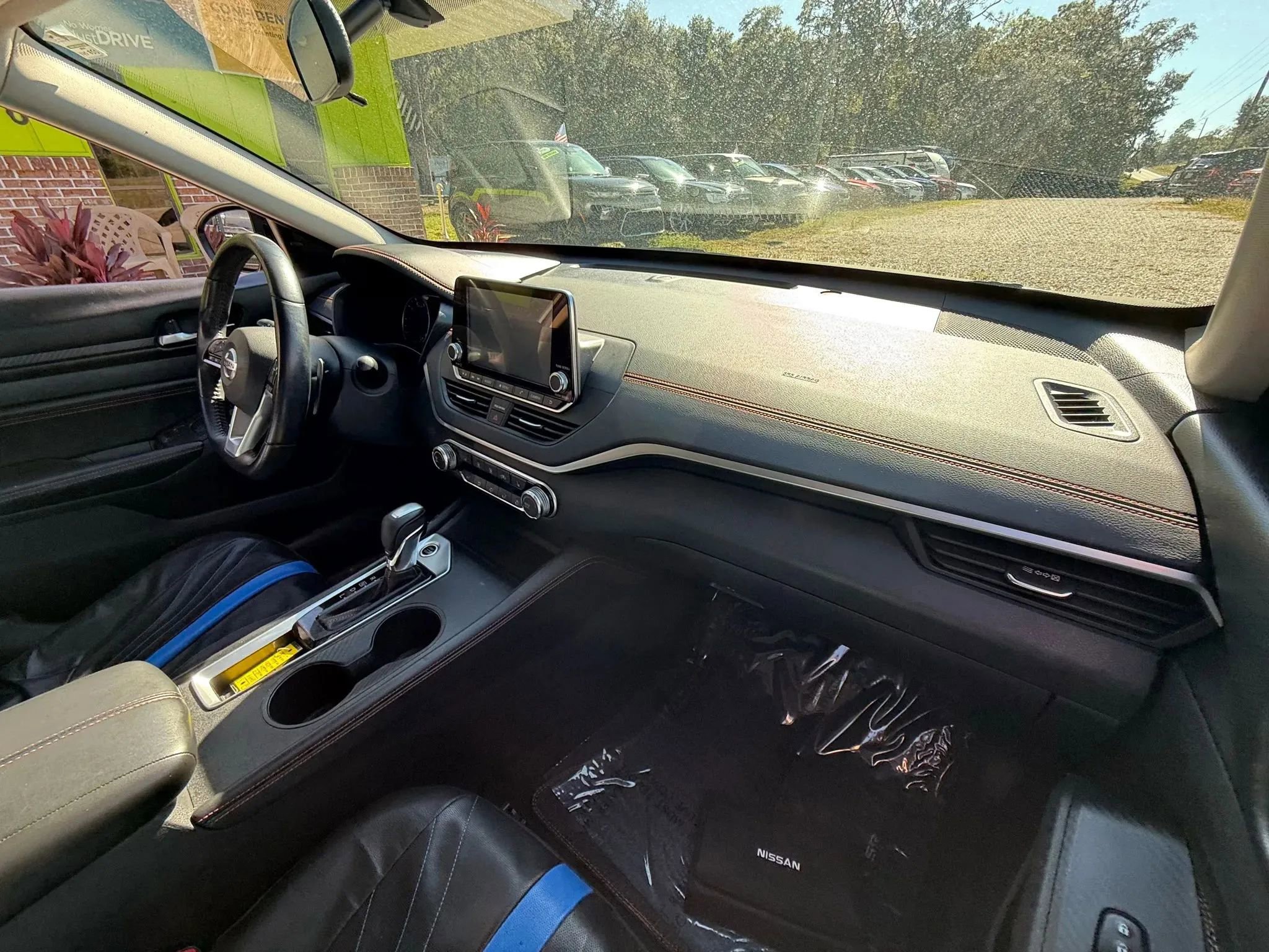 Used 2019 Nissan Altima 2.5 SR w/ SR Premium Package image 11