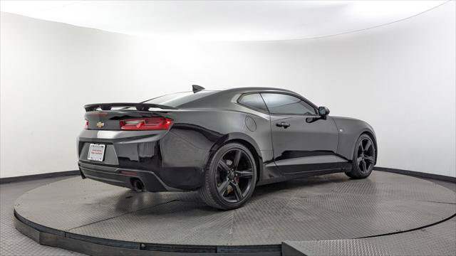 Used 2018 Chevrolet Camaro LT RWD image 8