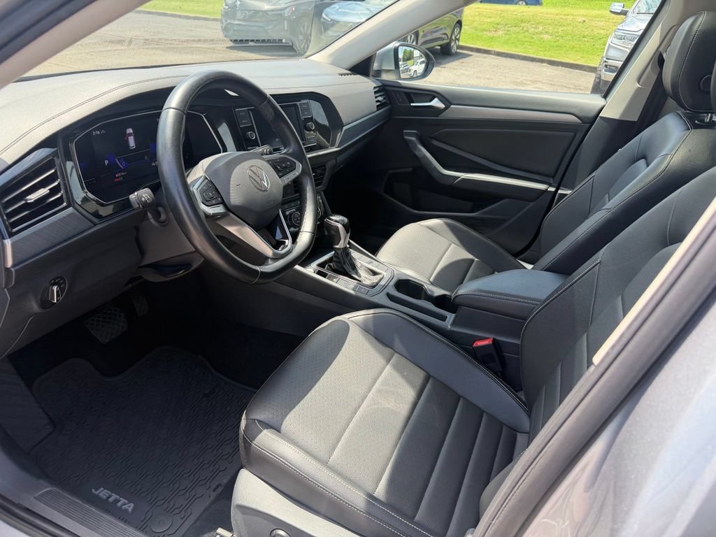 Certified 2022 Volkswagen Jetta SE FWD image 13