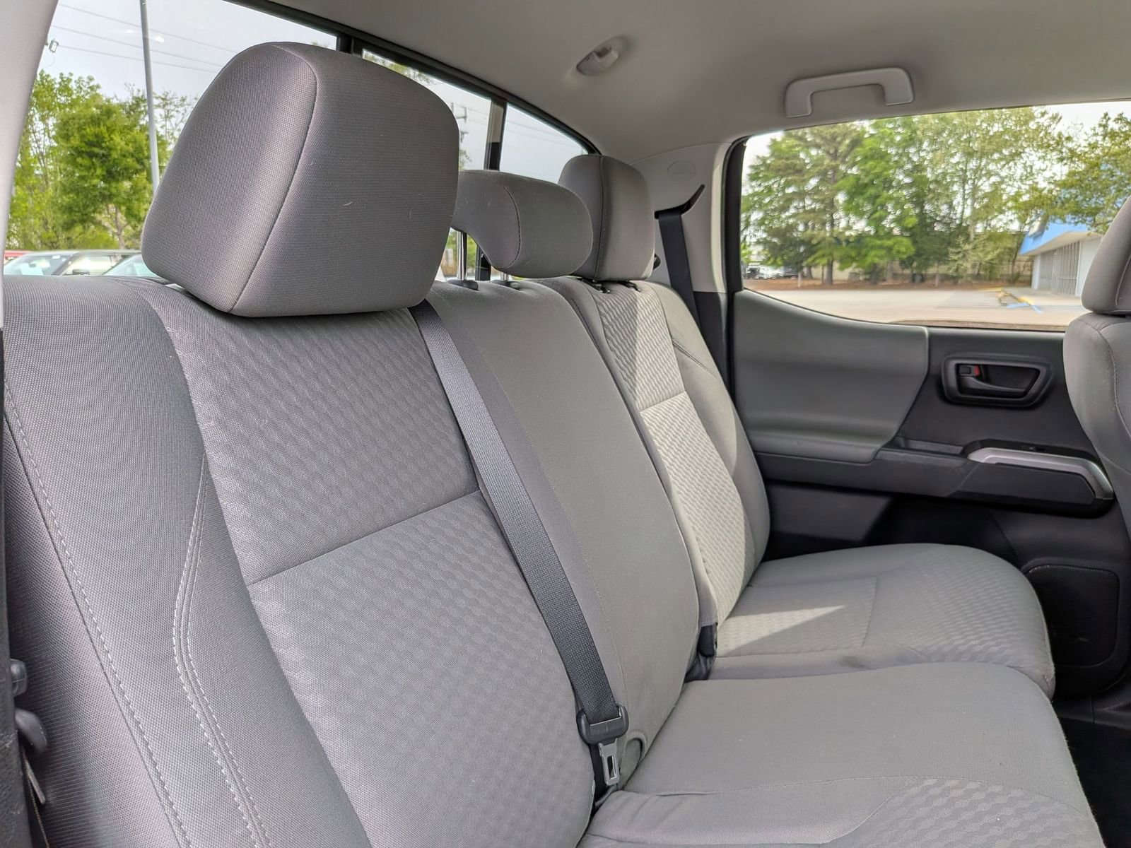 Used 2022 Toyota Tacoma SR5 w/ SR5 Appearance Package (SM) image 32