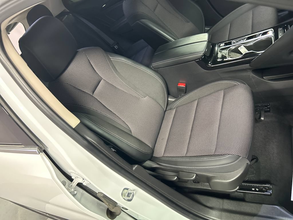Used 2022 Buick Envision Preferred FWD image 25
